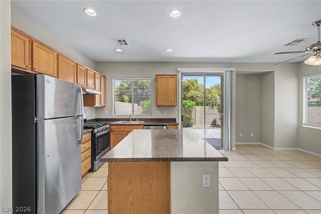 8284 Harvest Spring Place Property Photo 11