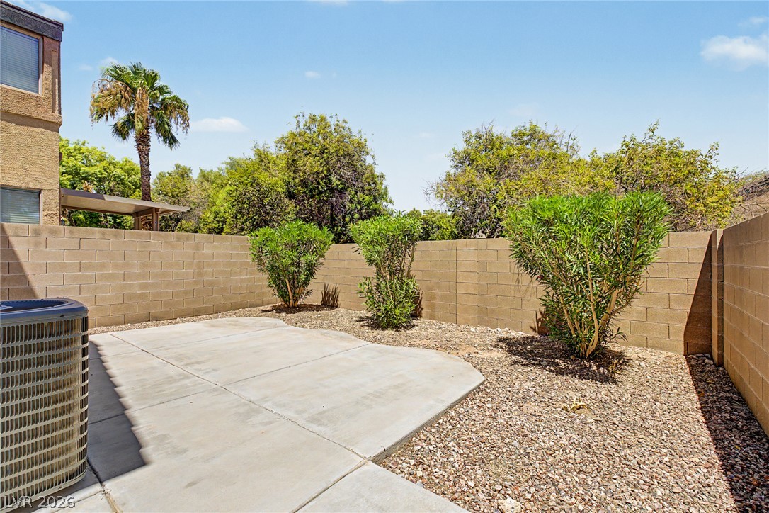 8284 Harvest Spring Place Property Photo 29