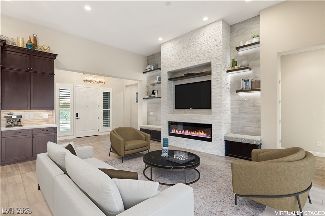 10179 Emerald Sunset Court Property Photo 8