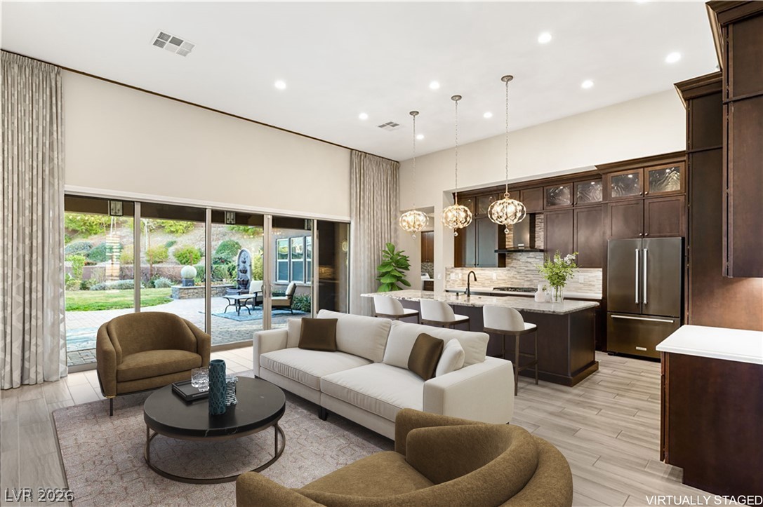 10179 Emerald Sunset Court Property Photo 11