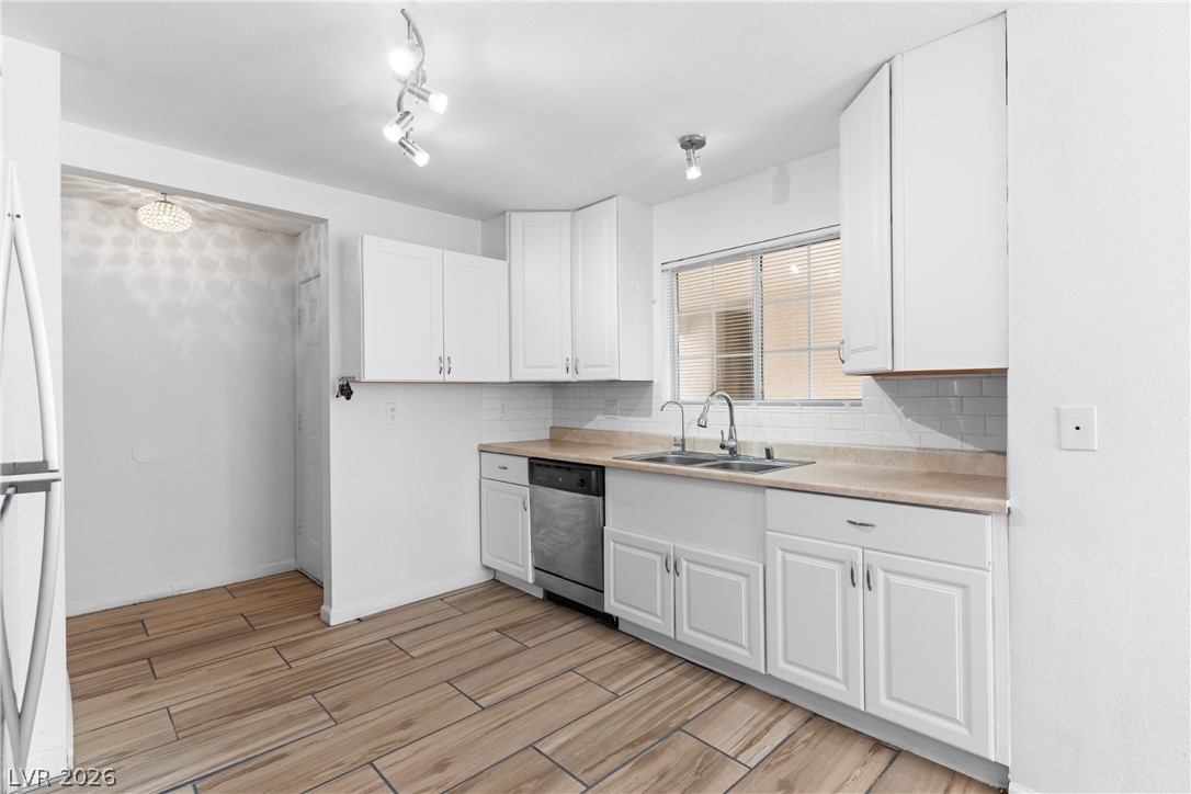 2200 South Fort Apache Road 2210 Property Photo 5