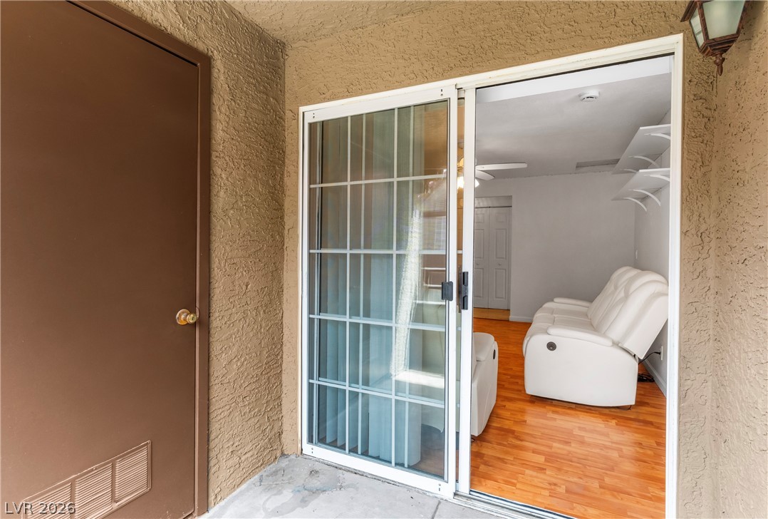 2200 South Fort Apache Road 2210 Property Photo 17
