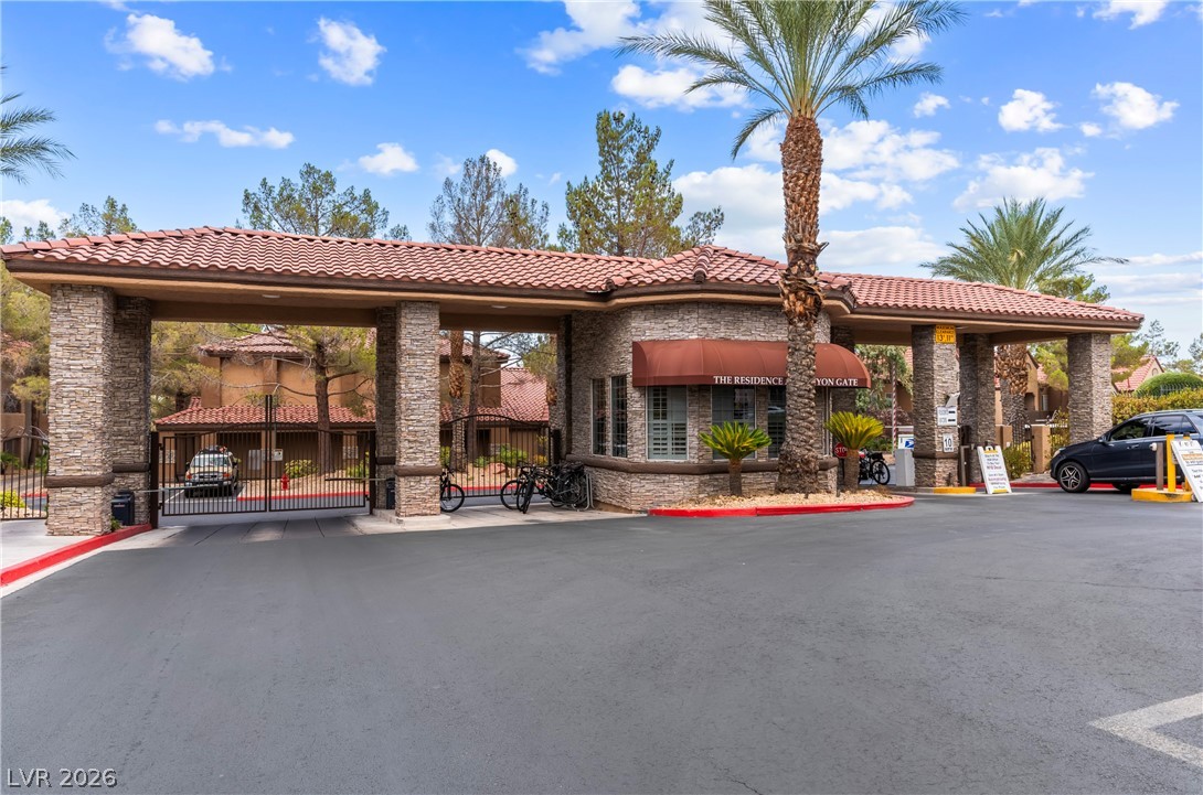 2200 South Fort Apache Road 2210 Property Photo 25