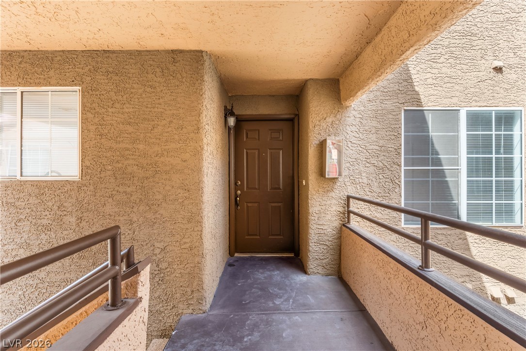 2200 South Fort Apache Road 2210 Property Photo 28