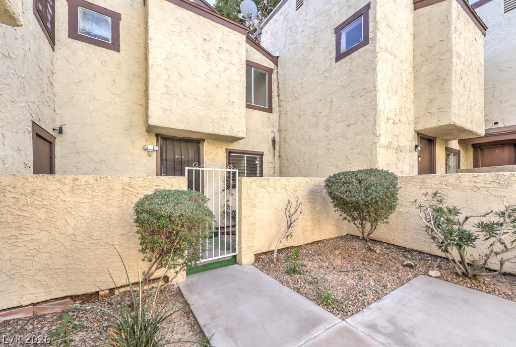 5047 Spencer Street B Property Photo 2