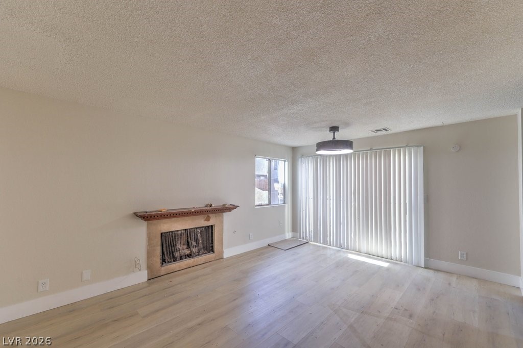 5047 Spencer Street B Property Photo 4