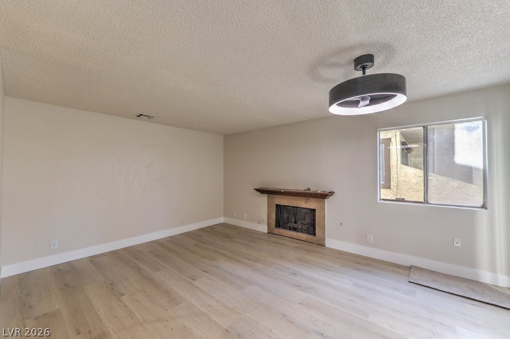 5047 Spencer Street B Property Photo 5