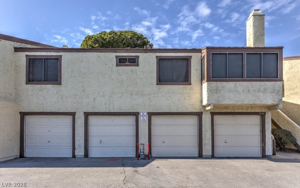 5047 Spencer Street B Property Photo 17