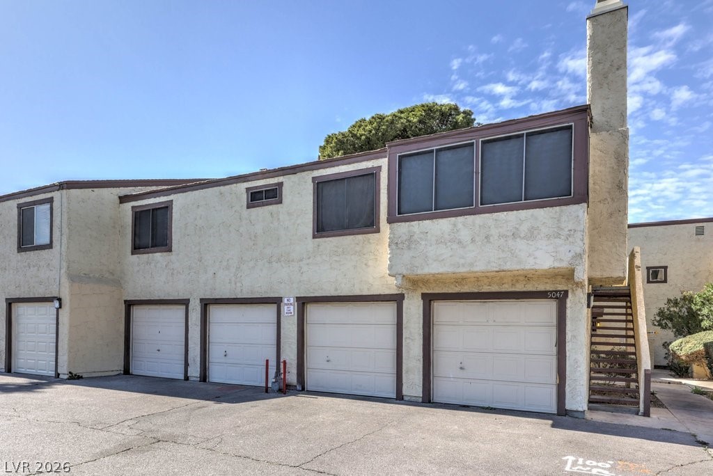5047 Spencer Street B Property Photo 18