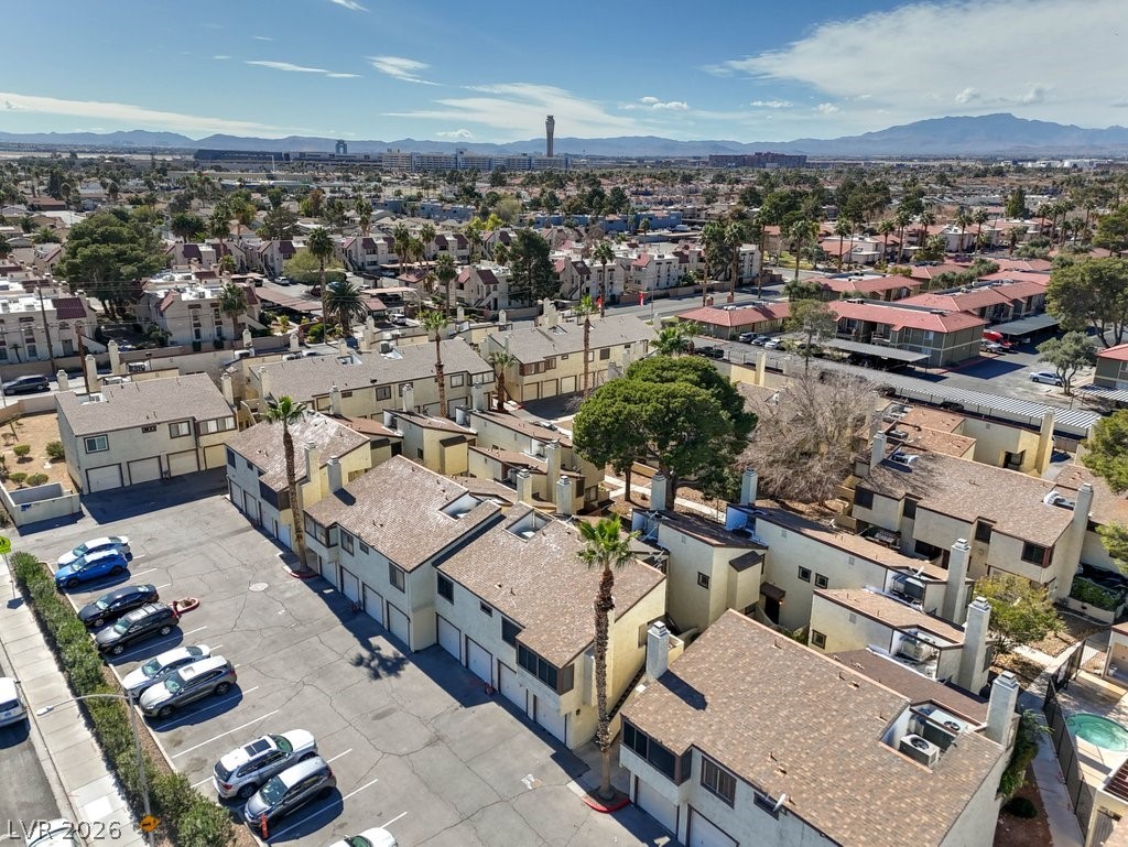 5047 Spencer Street B Property Photo 23