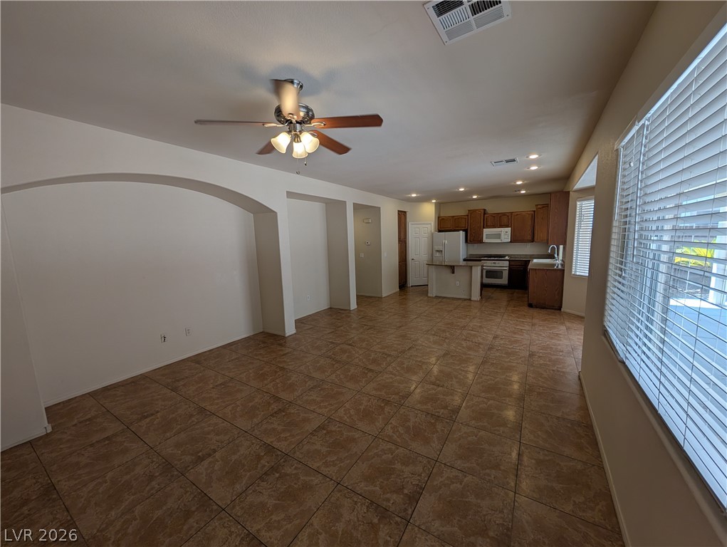 2307 Summer Home Street Property Photo 4