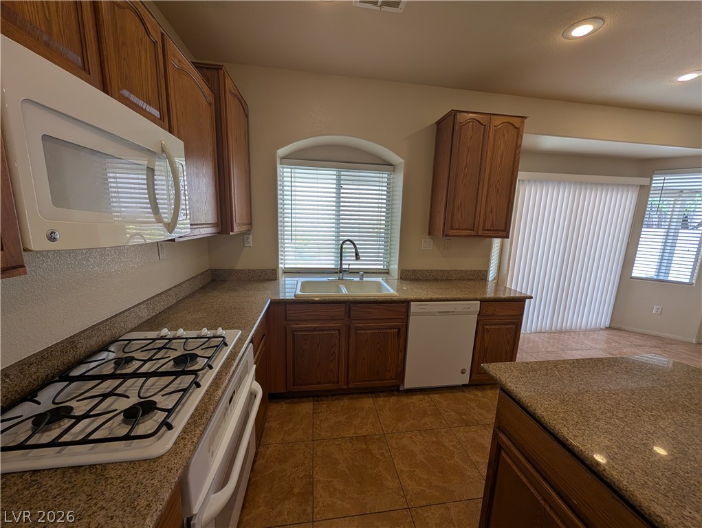 2307 Summer Home Street Property Photo 9