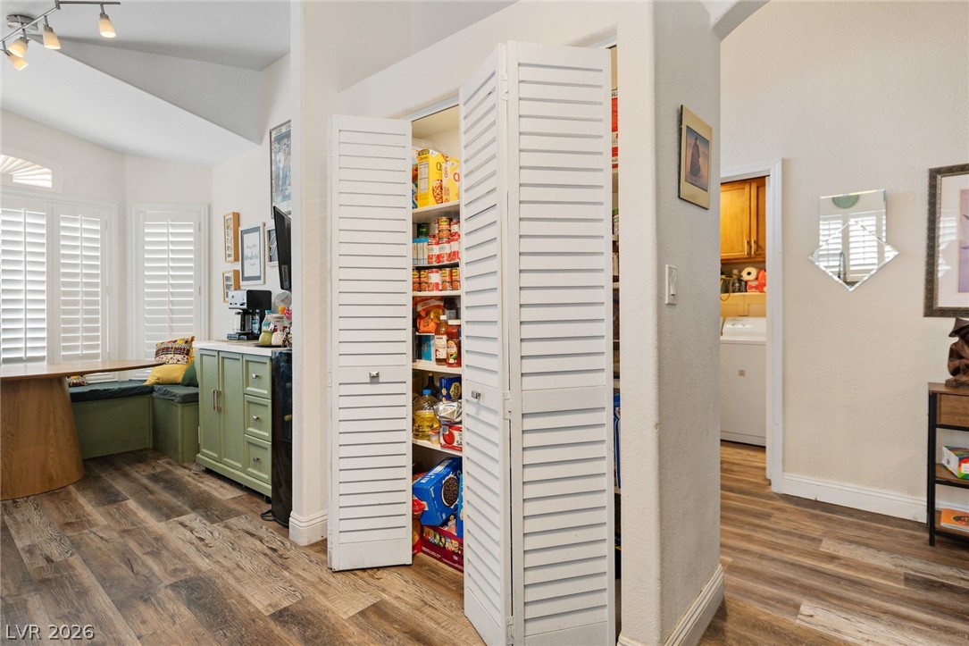 209 Sandpiper Village Way Property Photo 14