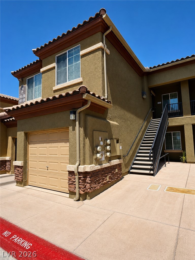 6868 Sky Pointe Drive 2006 Property Photo 2