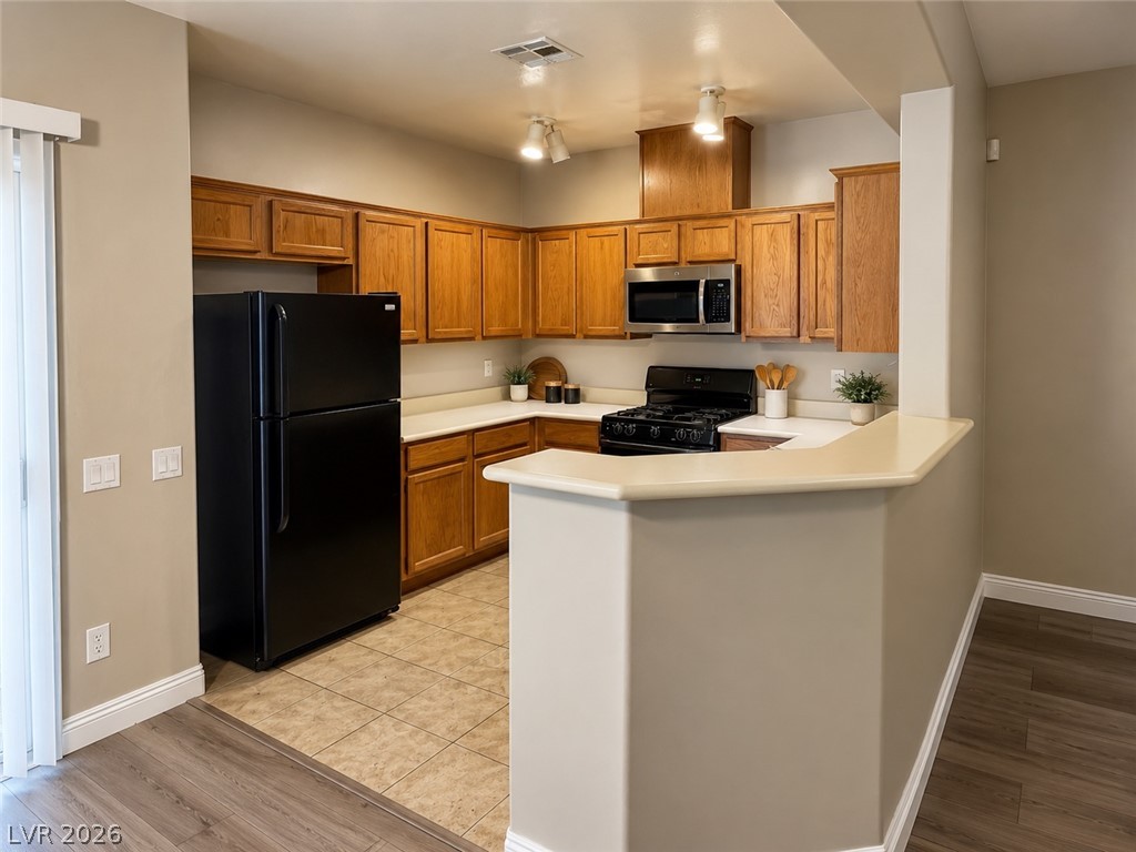6868 Sky Pointe Drive 2006 Property Photo 6