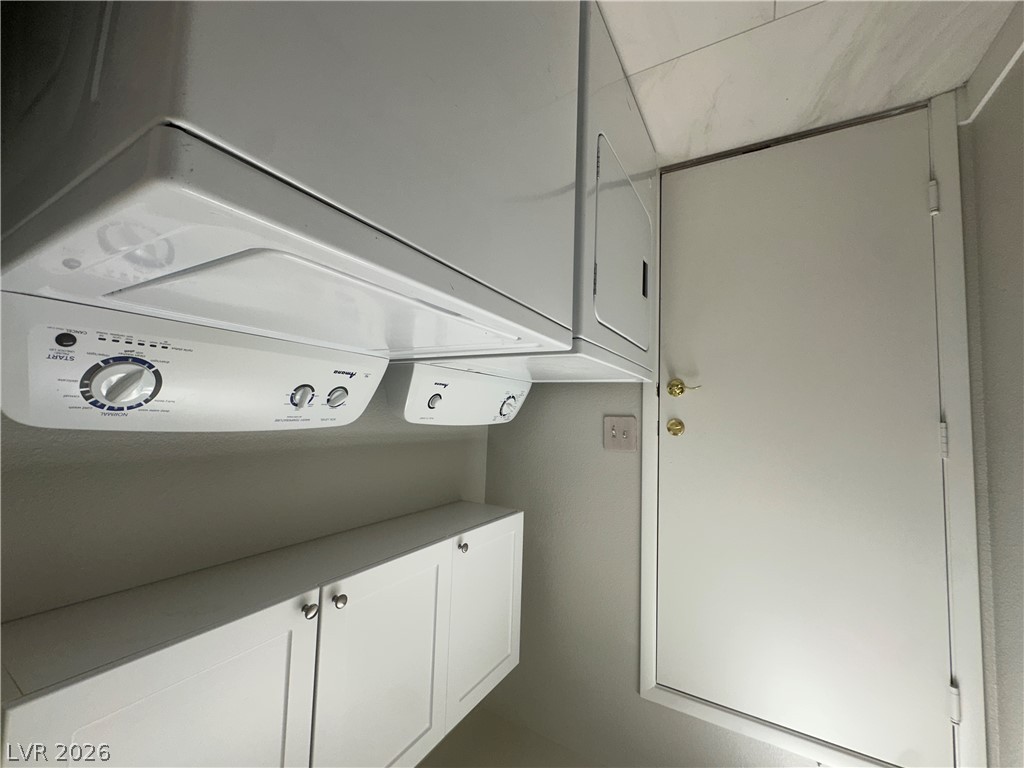 9732 Silver Dusk Court Property Photo 17