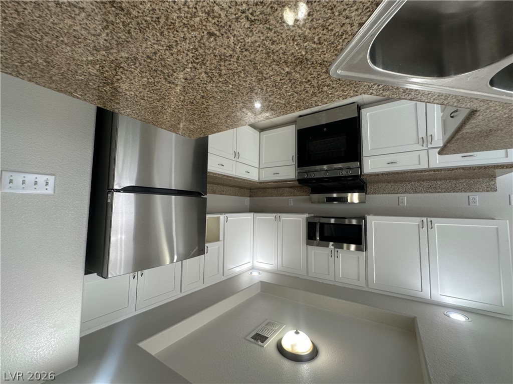 9732 Silver Dusk Court Property Photo 21