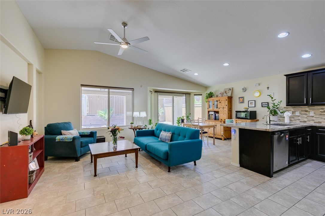 5913 Sammarra Street Property Photo 2