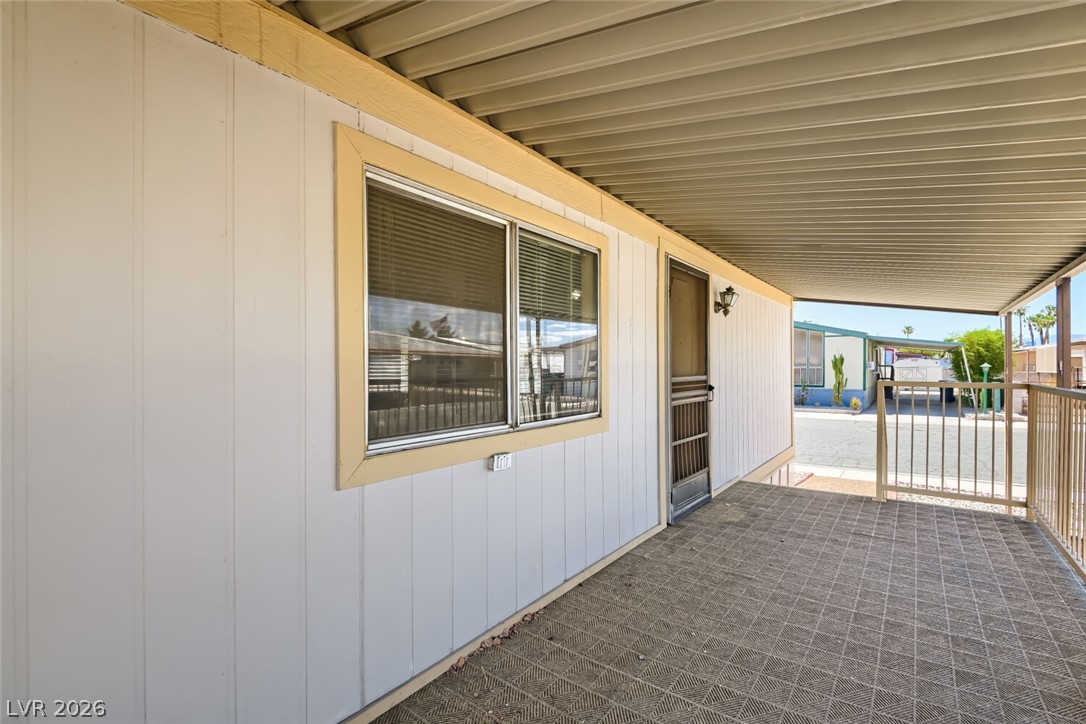 3346 Gulf Shores Drive Property Photo 4