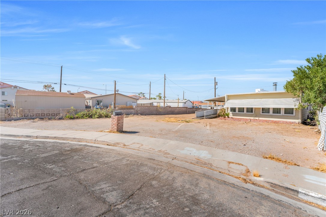 2029 College Circle Property Photo 1