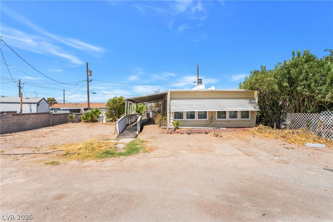 2029 College Circle Property Photo 2