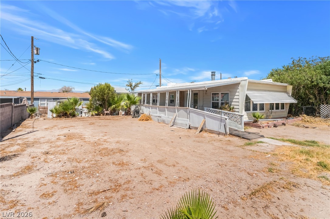 2029 College Circle Property Photo 3