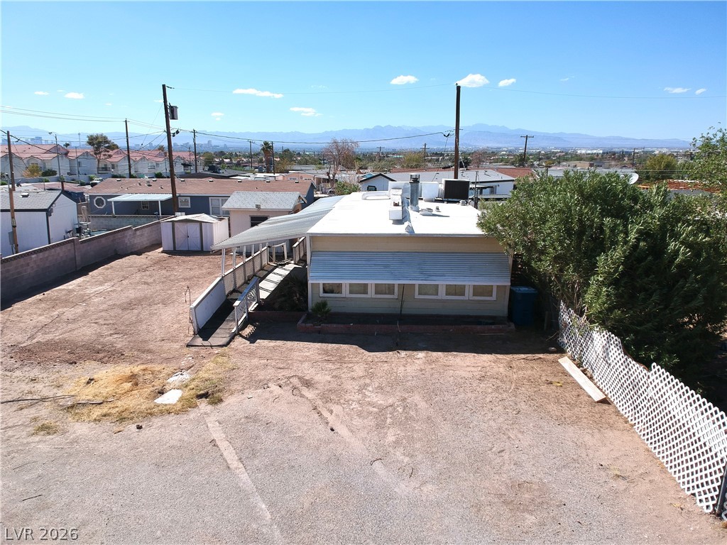 2029 College Circle Property Photo 5