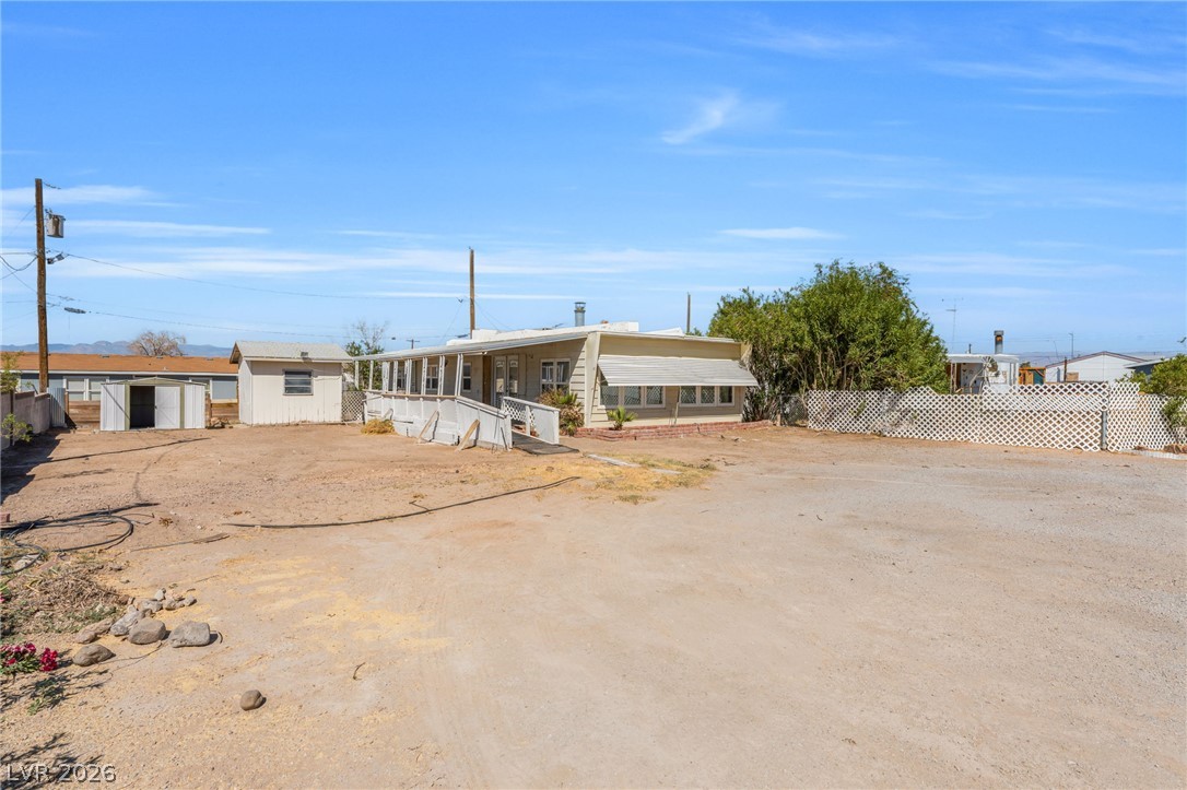 2029 College Circle Property Photo 8