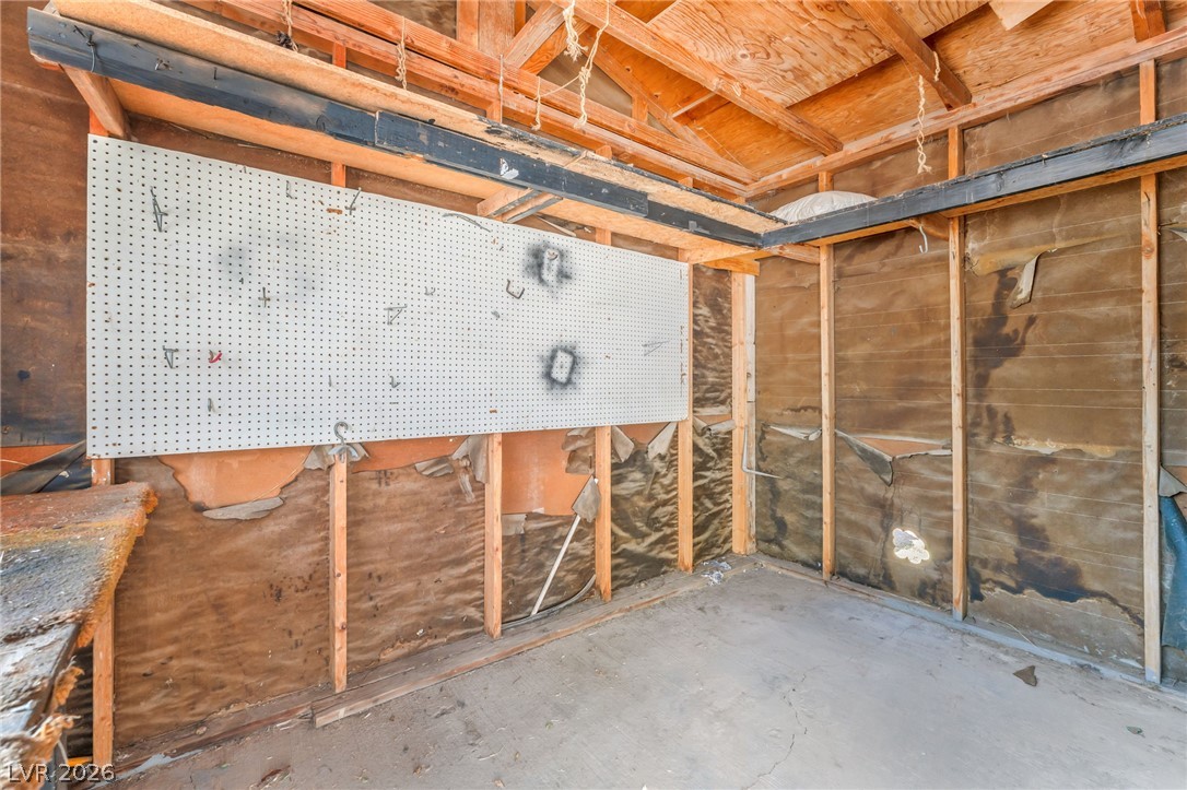 2029 College Circle Property Photo 34
