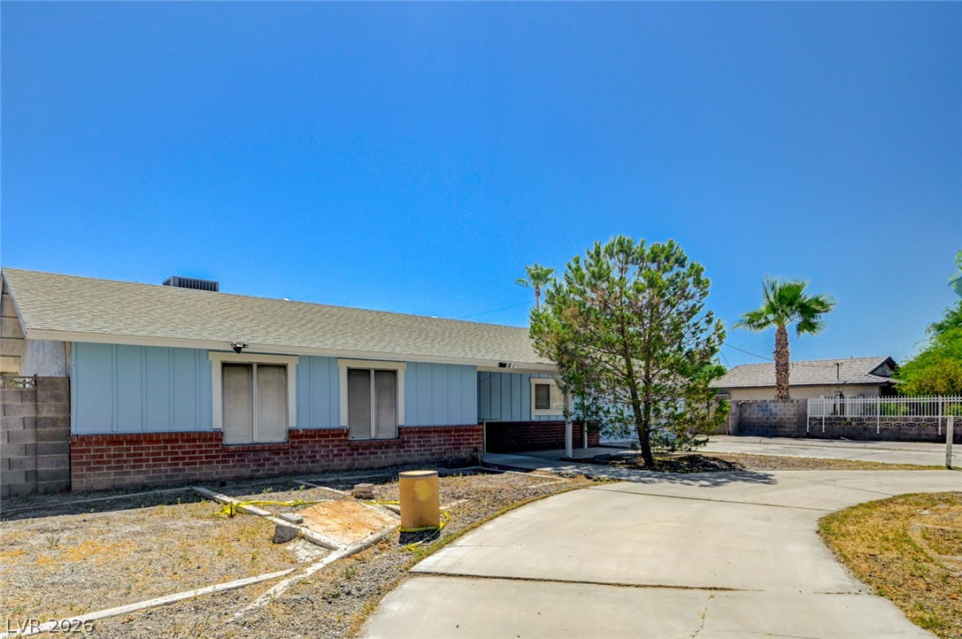 3660 Thom Boulevard Property Photo 2