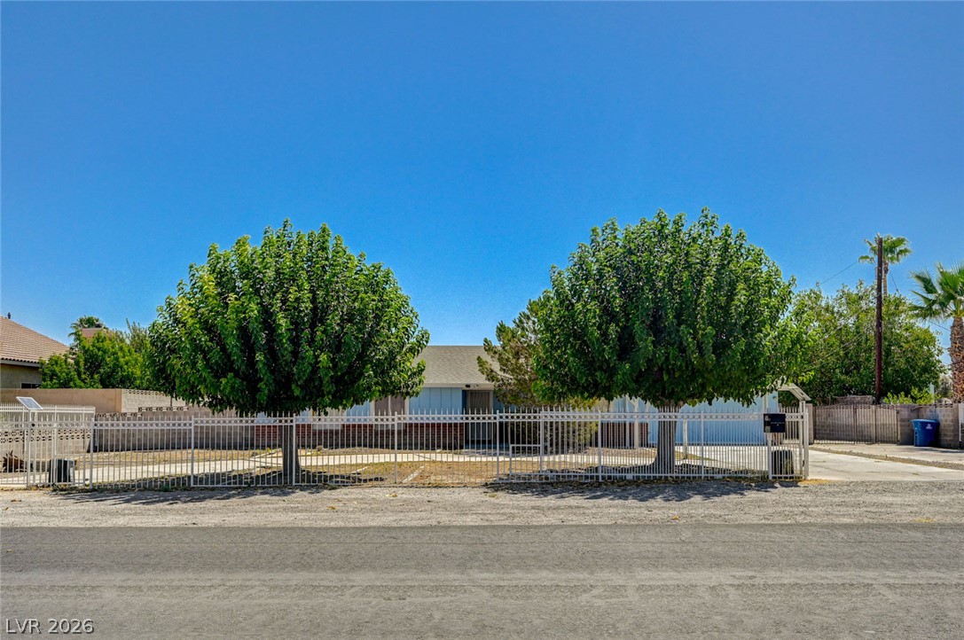 3660 Thom Boulevard Property Photo 6