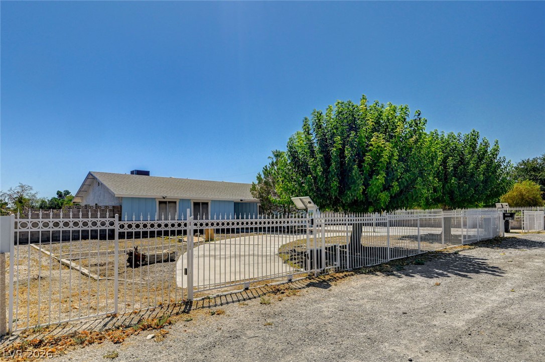 3660 Thom Boulevard Property Photo 8