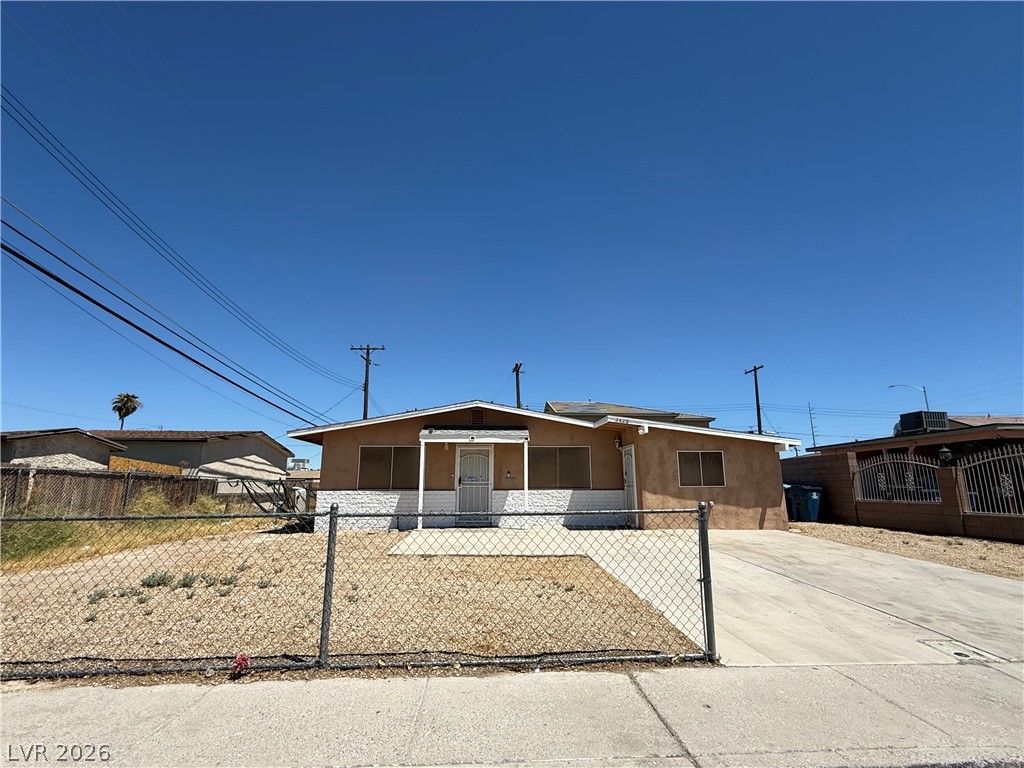 2420 North Street Property Photo 2