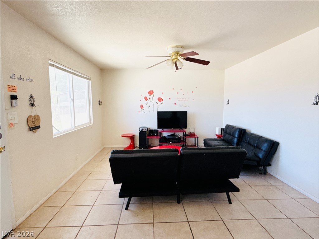 2420 North Street Property Photo 5