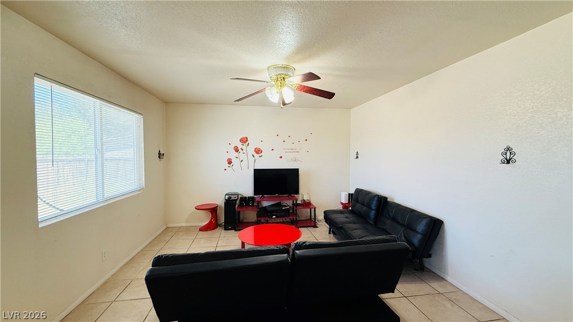 2420 North Street Property Photo 7