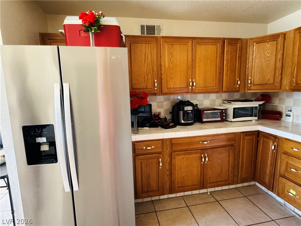 2420 North Street Property Photo 11