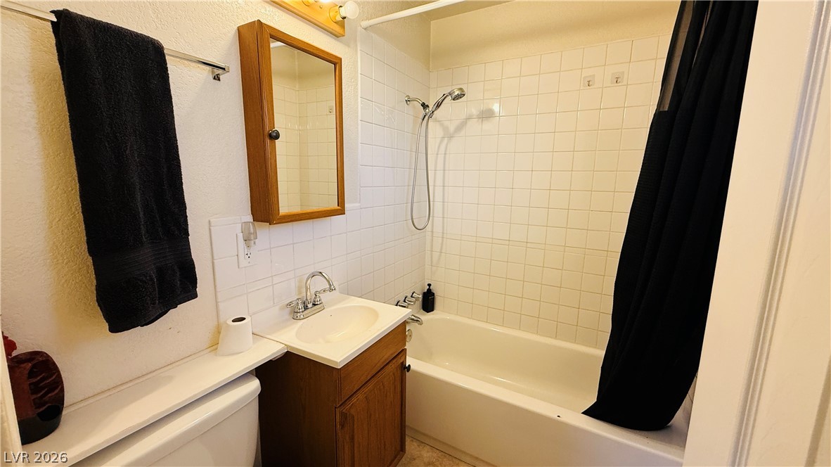 2420 North Street Property Photo 18