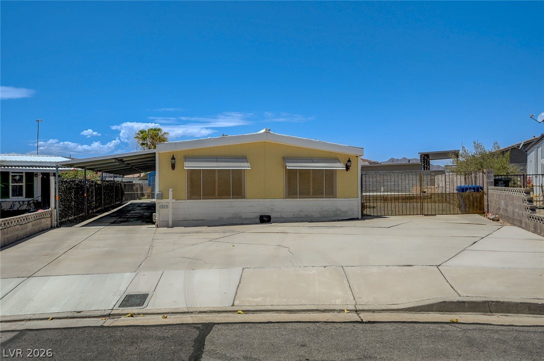 1017 El Camino Circle Property Photo 1