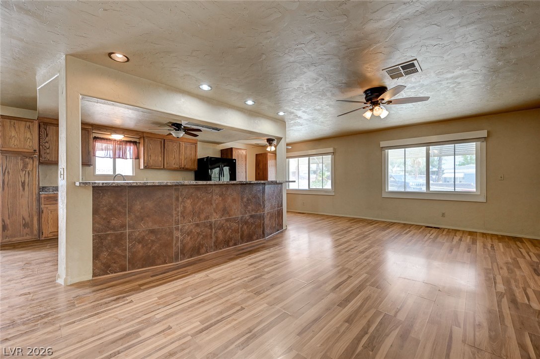 1017 El Camino Circle Property Photo 6