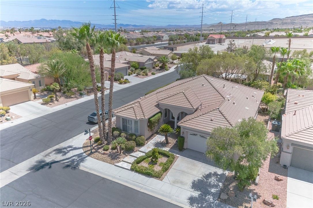10227 Donde Avenue Property Photo 2