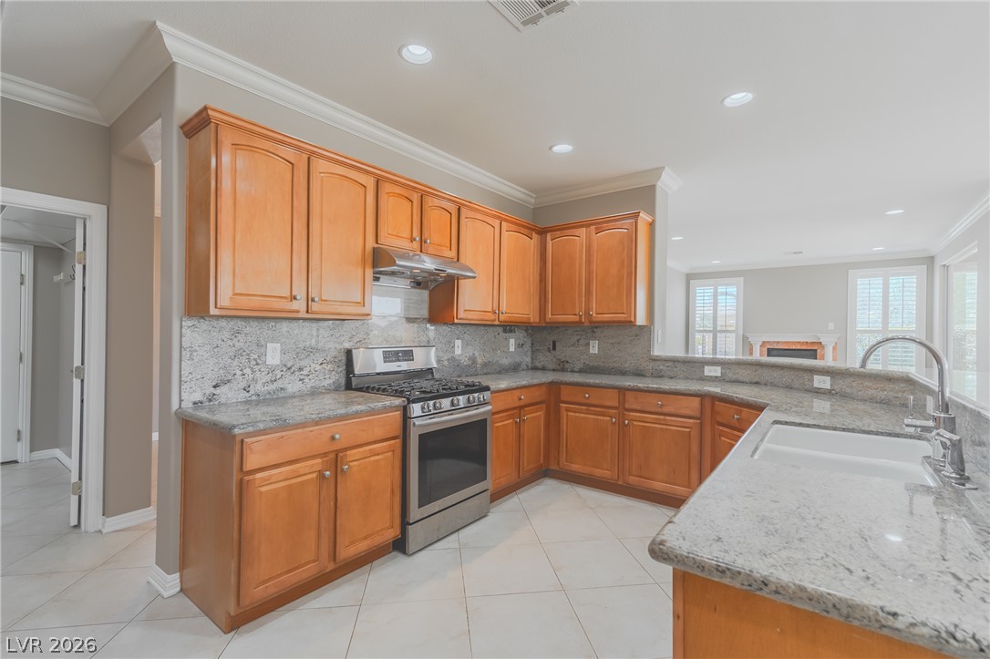 10227 Donde Avenue Property Photo 12