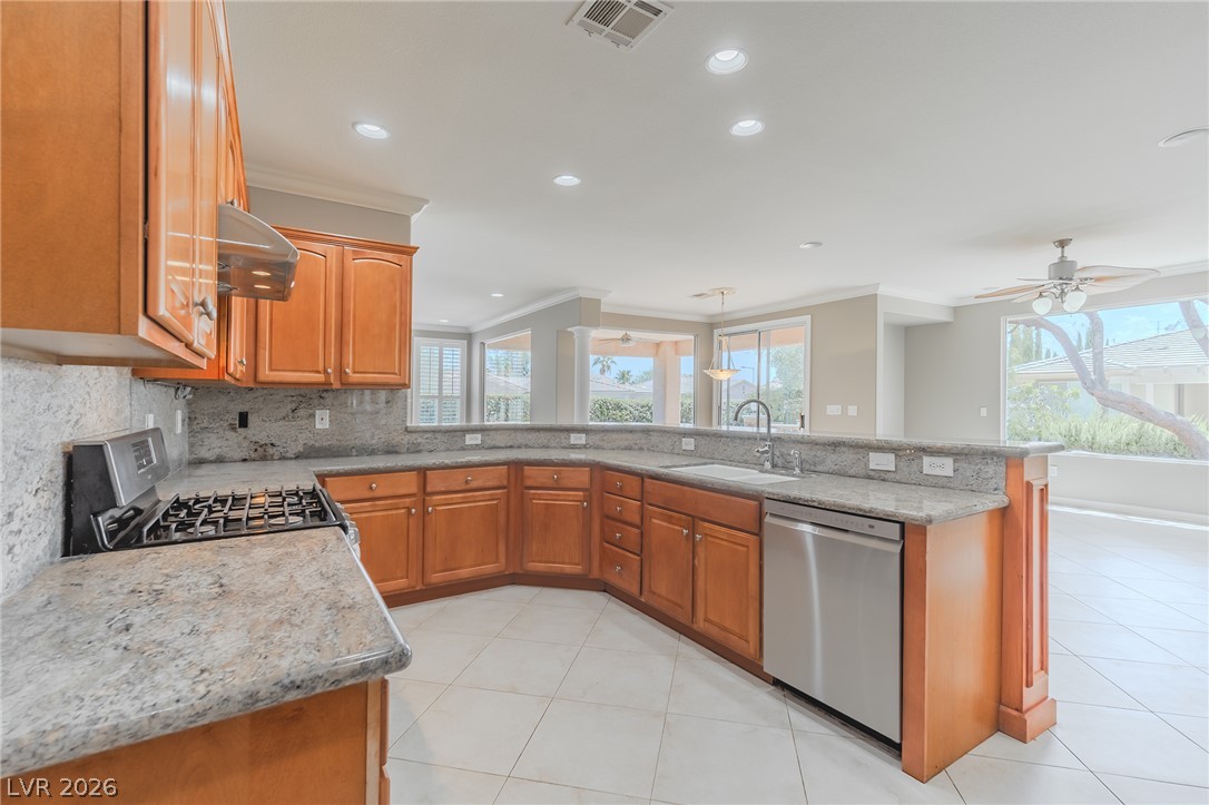 10227 Donde Avenue Property Photo 13