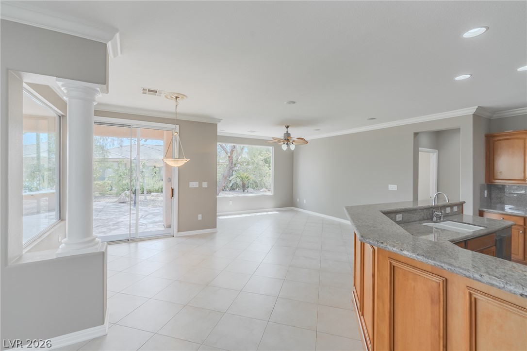 10227 Donde Avenue Property Photo 14