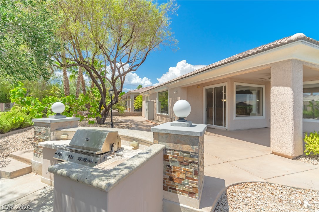 10227 Donde Avenue Property Photo 26