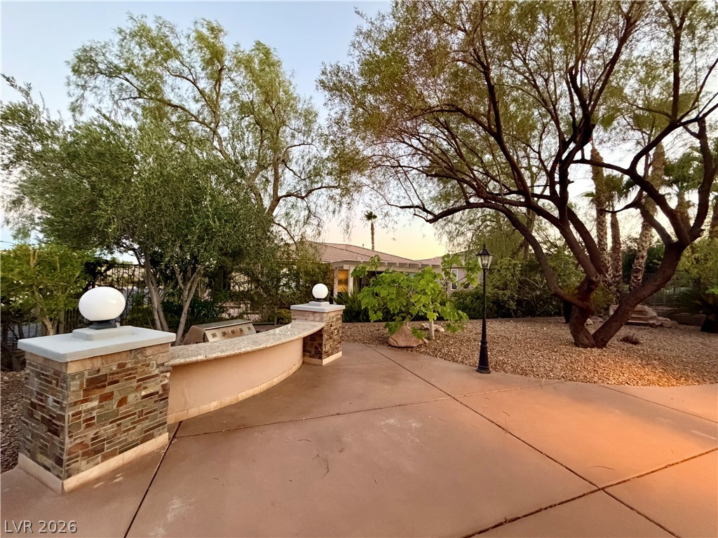 10227 Donde Avenue Property Photo 31