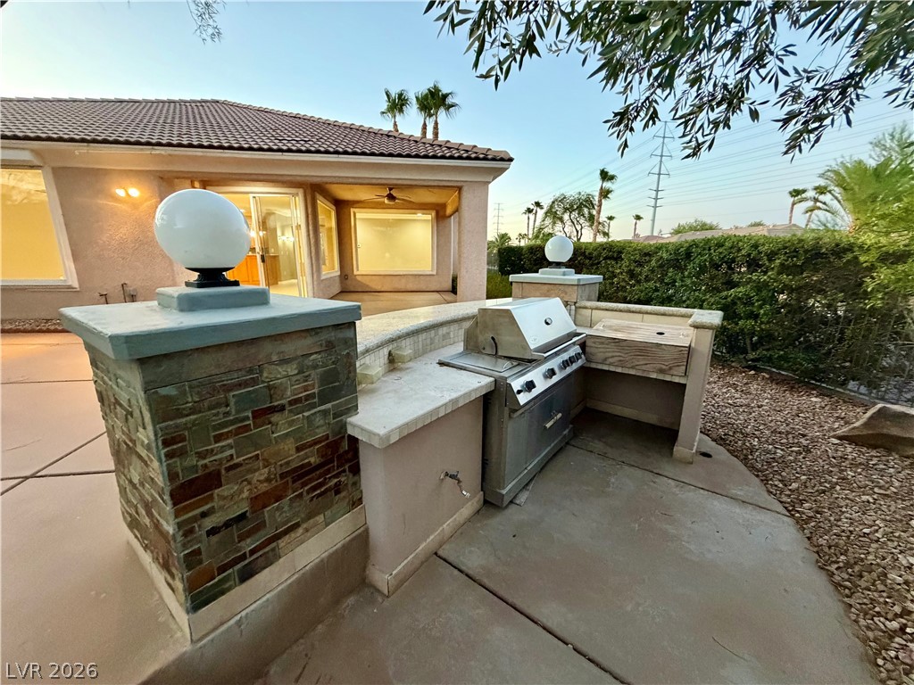 10227 Donde Avenue Property Photo 32