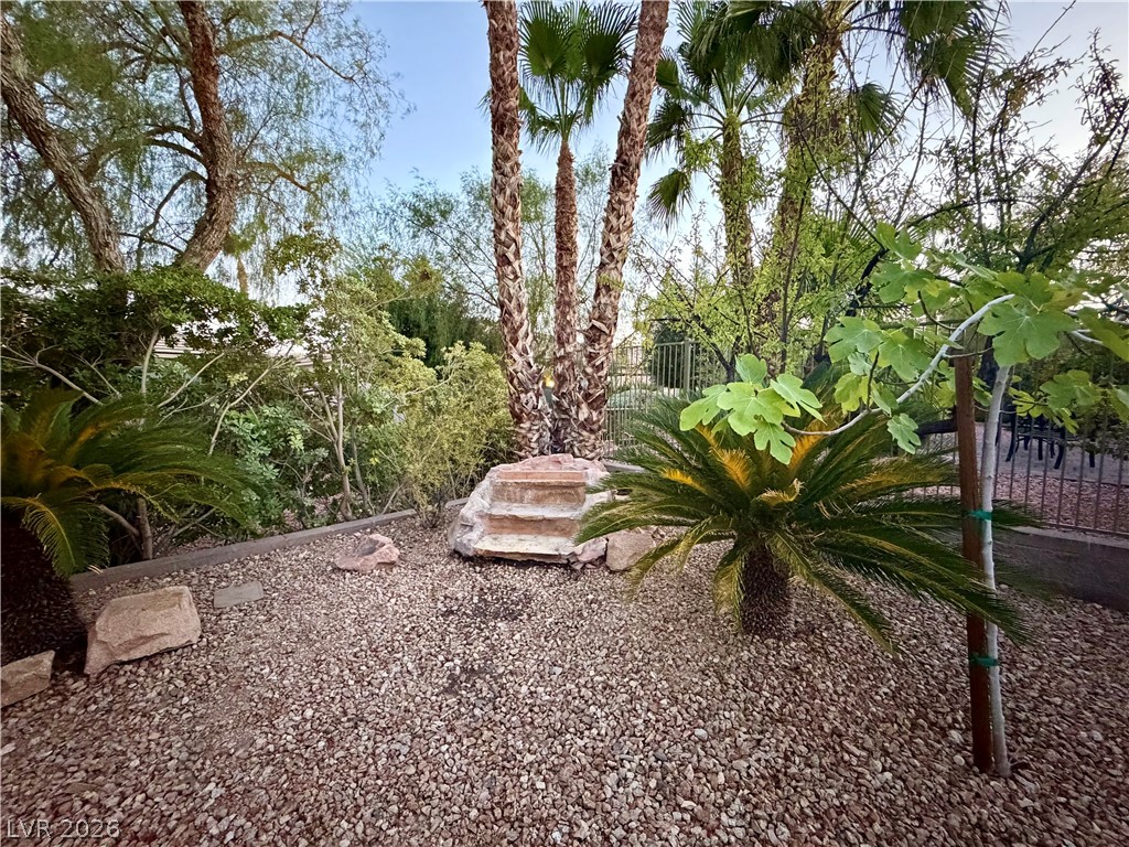 10227 Donde Avenue Property Photo 35