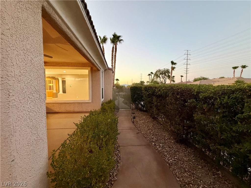 10227 Donde Avenue Property Photo 37