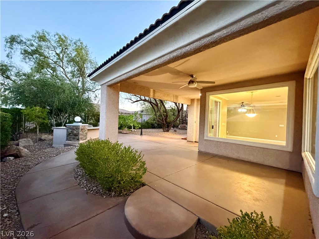 10227 Donde Avenue Property Photo 38