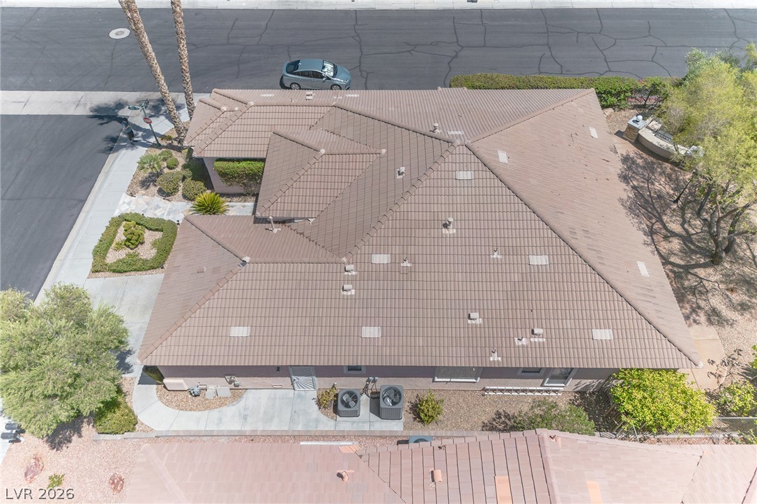 10227 Donde Avenue Property Photo 46